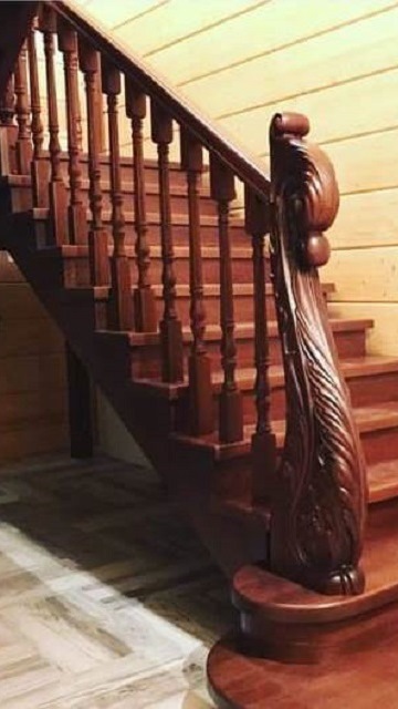 столб на лестницу